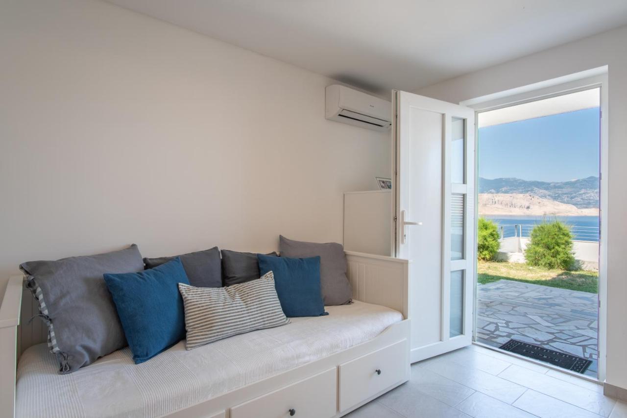 פג A White Cliffside Studio מראה חיצוני תמונה